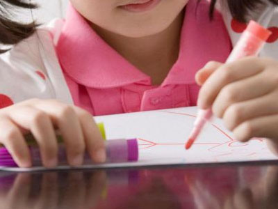 文具店出现视力杀手 要小心这种笔？