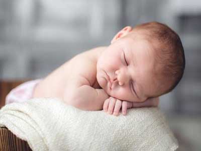 宝宝打嗝应该怎么应对？