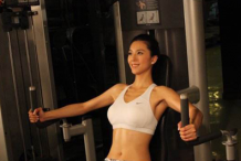 背部的脂肪太多  教你瑜伽动作轻松瘦？