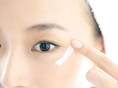 春季这样用化妆品不会过敏