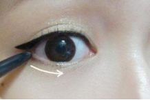 在眼睑的内缘画上眼线好吗?