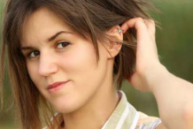 牙齿白皙透亮 美白牙齿试试这几种方法