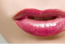 女人嘴唇太干其实是身体出了问题！